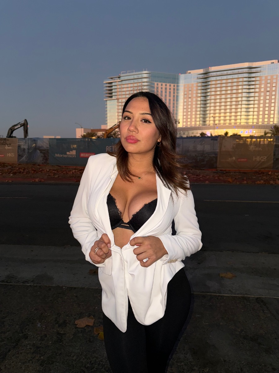 Take a pause and enjoy Ali Cruz — streaming from Duning