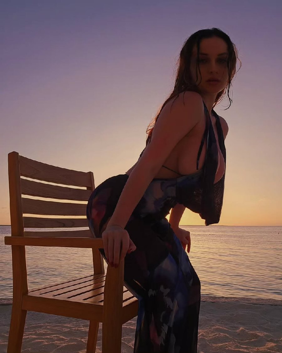 Sexy girl Miranda Faith nude in Duning