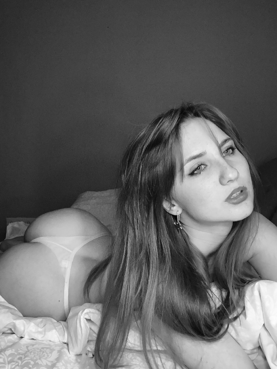 Take a pause and enjoy Nata nude — streaming from Duning