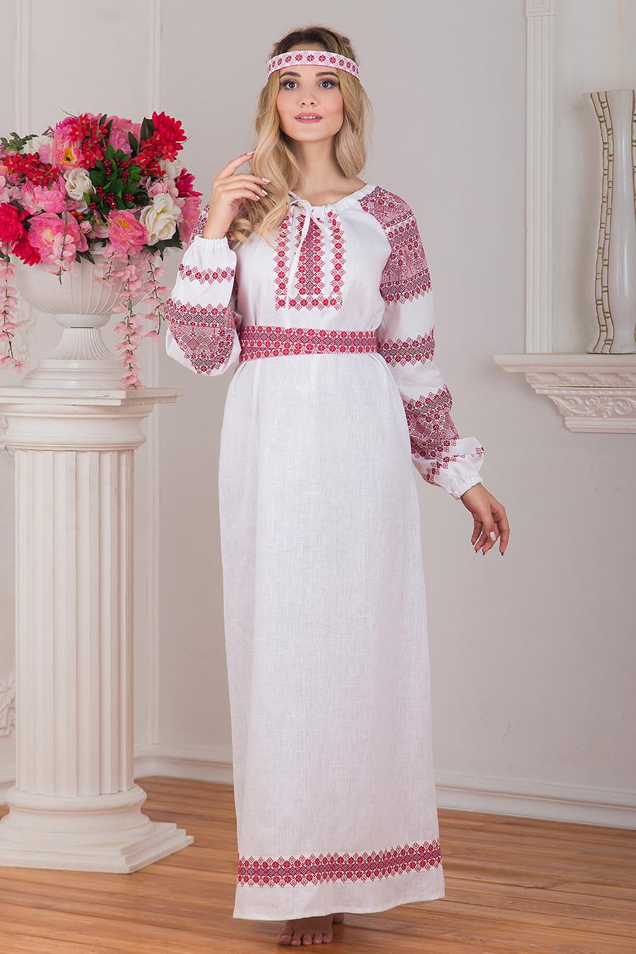 A playful frame from Women in Slavic costumes — online in Duning