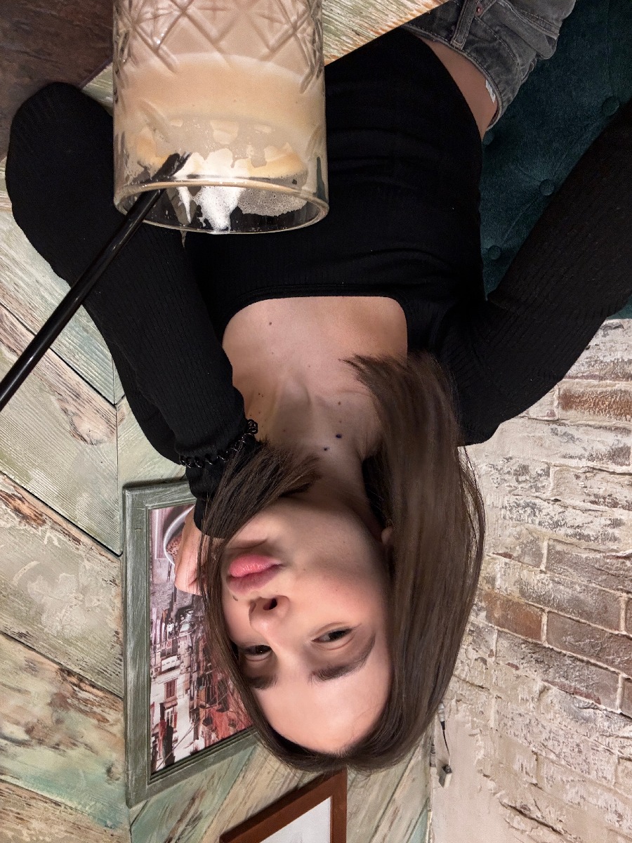 Fresh photos, fresh mood — Tina online in Duning